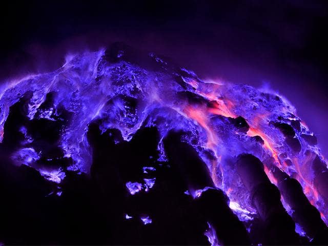 ijen blue fire