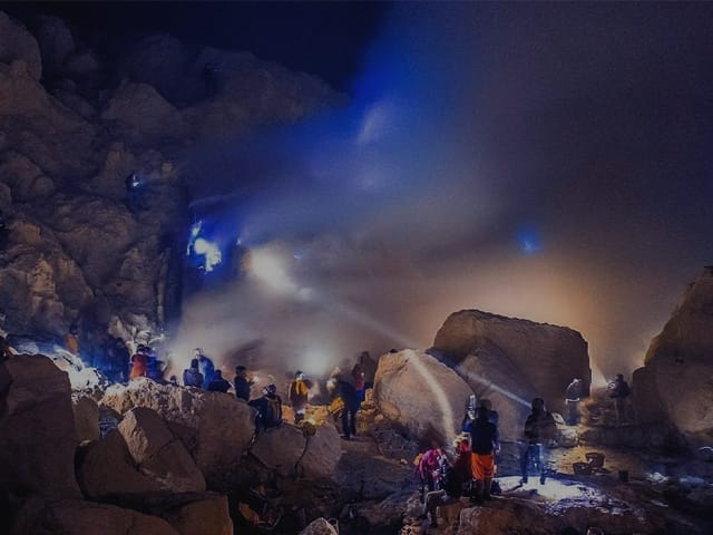 Read more about the article Mount Bromo Ijen Crater Tour Package 3 Days Bali Surabaya